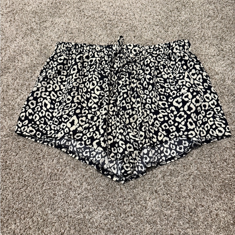 BloomChic Black and White Leopard  Shorts